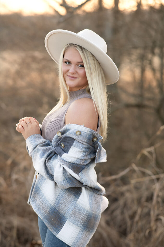 Shelby farms Memphis high school senior photo session girl in rustic outfit with hat